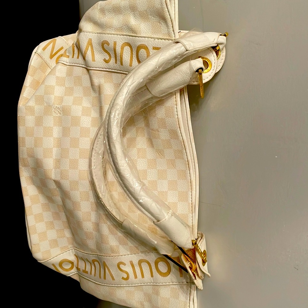 White and gold checkered tote bag